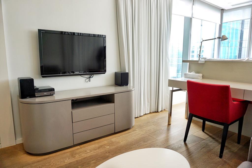 Twenty One Whitfield Aparthotel Hong Kong Exterior photo
