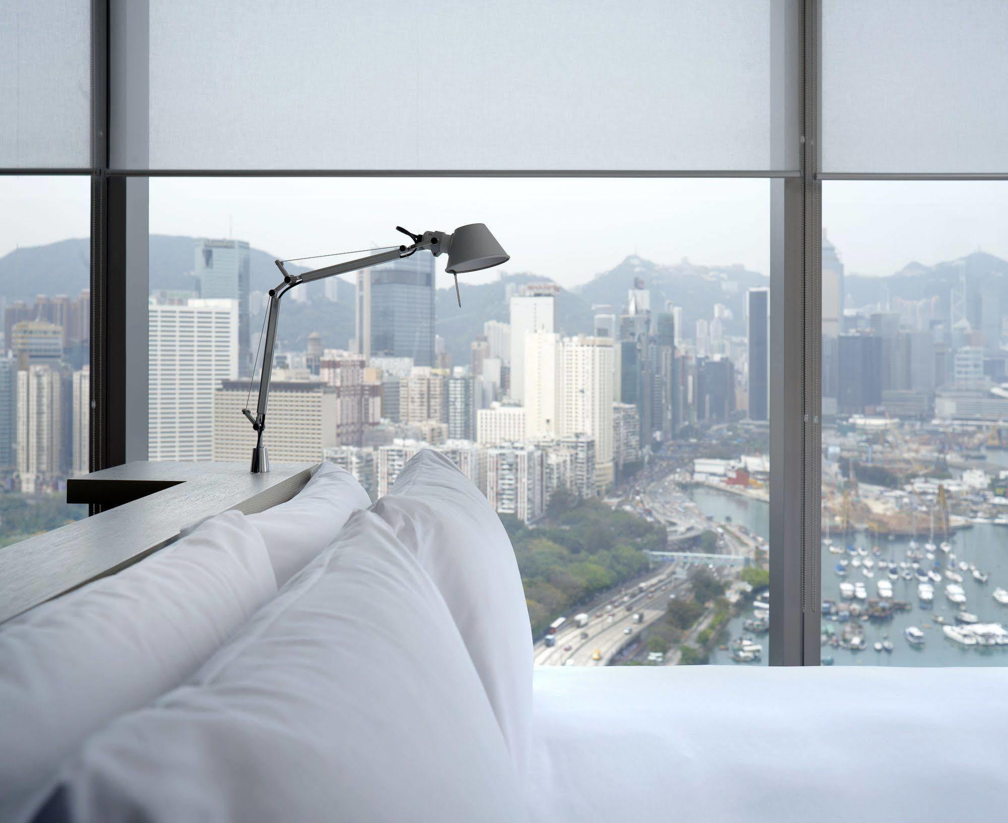 Twenty One Whitfield Aparthotel Hong Kong Exterior photo